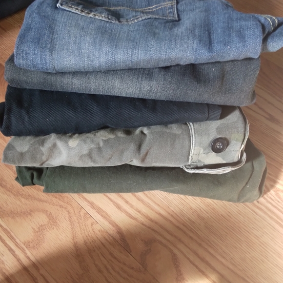 Clothing - Picture 15 of 16